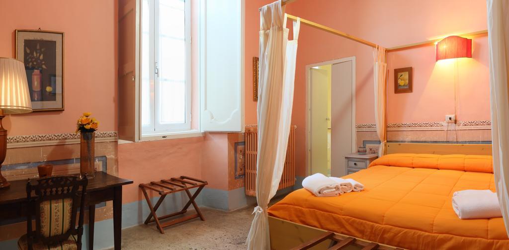 B&B Dimora Muzio And Restaurant Gallipoli Exterior photo